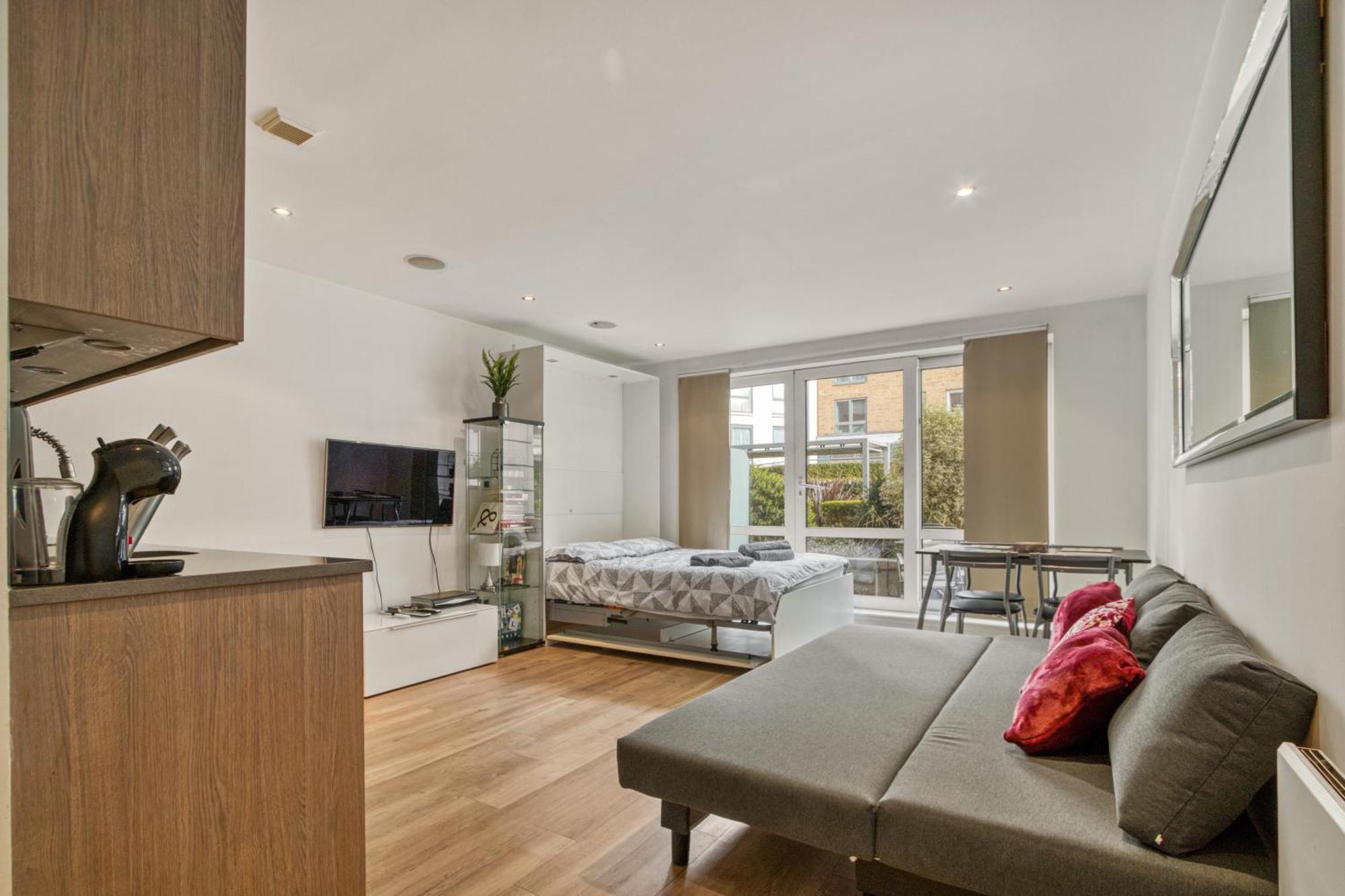 Modern Chic Studio Chelsea Apartment Лондон Екстериор снимка