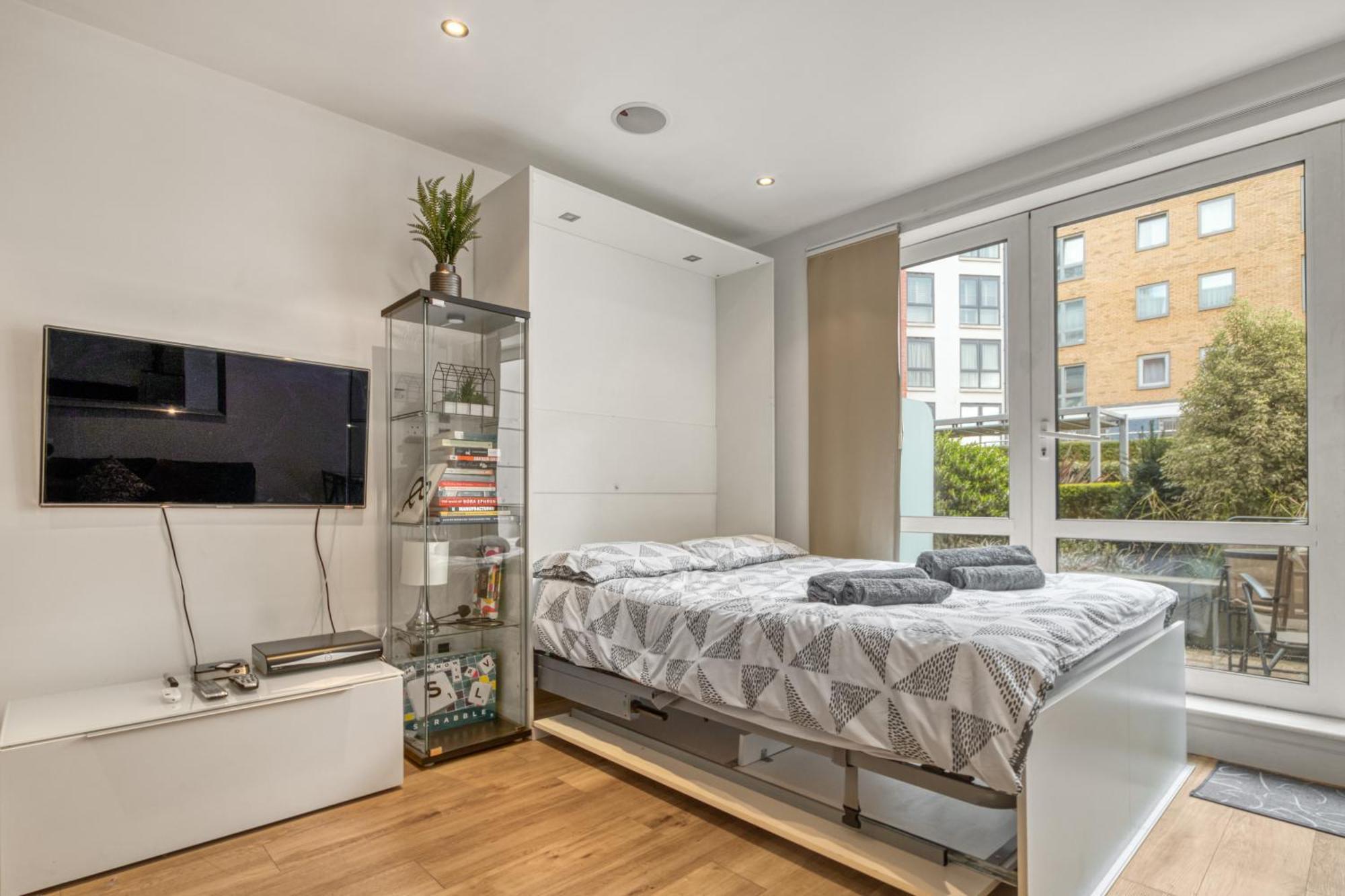 Modern Chic Studio Chelsea Apartment Лондон Екстериор снимка