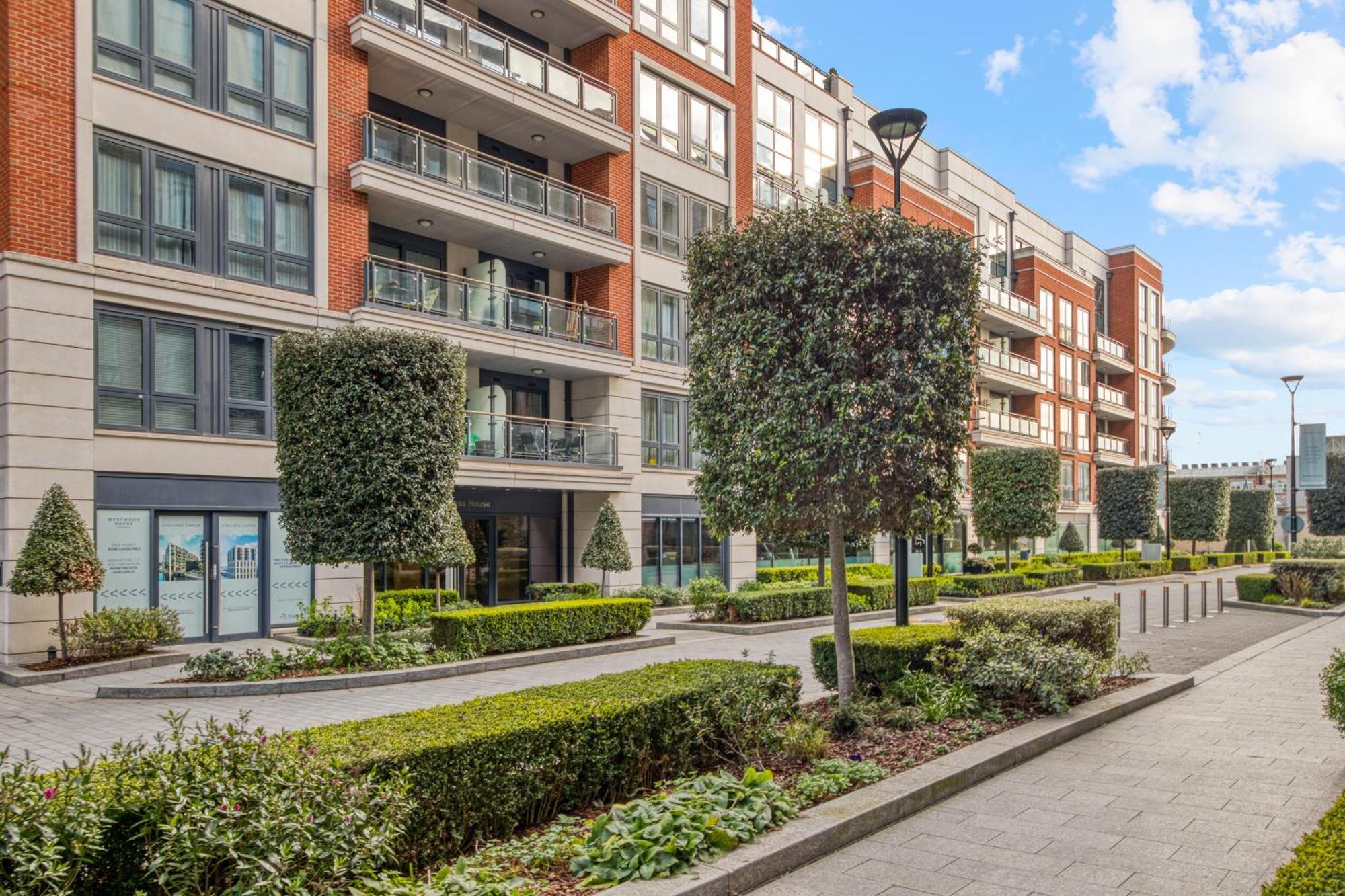 Modern Chic Studio Chelsea Apartment Лондон Екстериор снимка